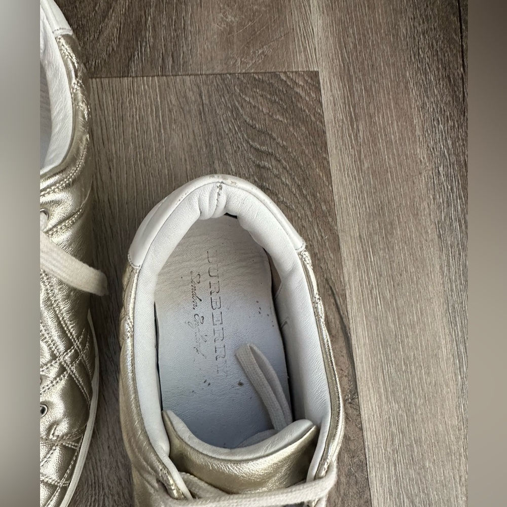 Burberry Westford Quilted Metallic Leather Low Top Sneaker Gold Sz 38 EU - Picture 4 of 6